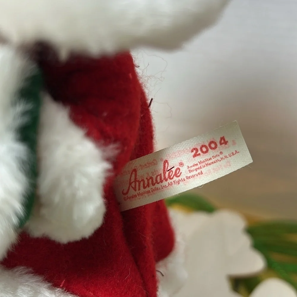 Annalee Santa and Mrs Claus 2004